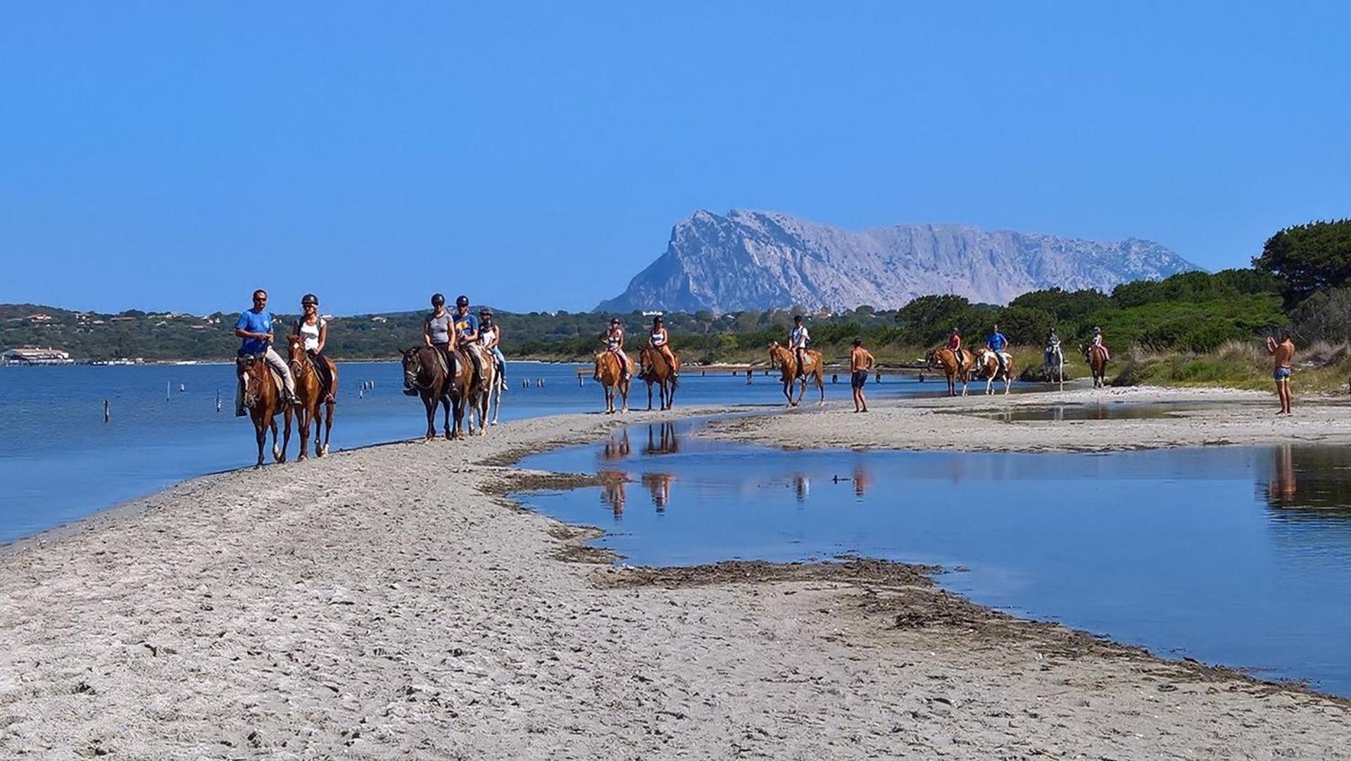 Hotel Residenza L'Alzoni San Teodoro  Exteriér fotografie